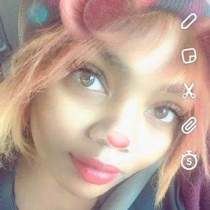 Meet your Posher, Olivia